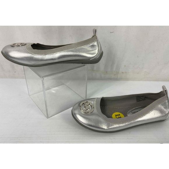 Michael by Michael Kors Girls sz 13 Olympia Silver Flats - Picture 3 of 7